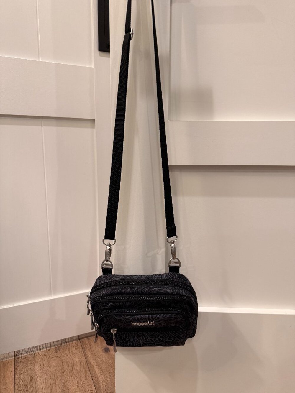 Baggallini Black Floral Compact Crossbody